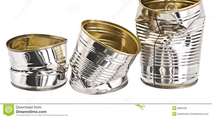 No sabías que fuera tan peligroso!! Esto pasa si consumes productos de latas abolladas