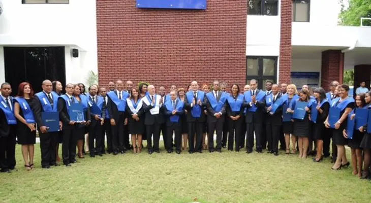 Gradúan a más de 40 miembros del Ministerio Público