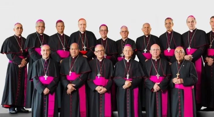 La gente en República Dominicana percibe la política como "un negocio..."