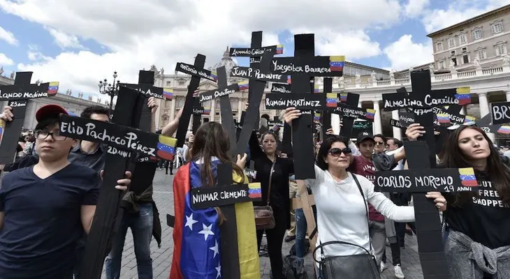 Un joven de 15 años, la víctima número 43 tras semanas de protestas en Venezuela