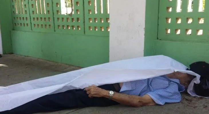 Anciano de 87 años se cae muerto mientras caminaba en la Tirandentes