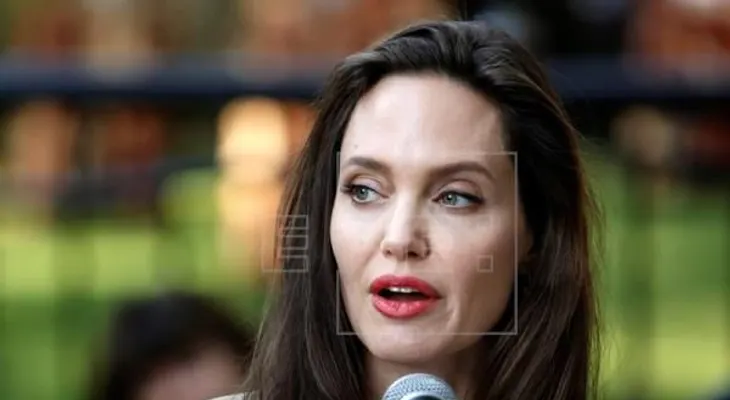  Angelina Jolie no descarta escribir un libro sobre la violencia sexual contra mujeres