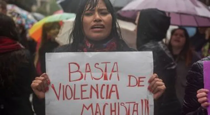 Muere la mujer que fue quemada, violada y empalada en Colombia