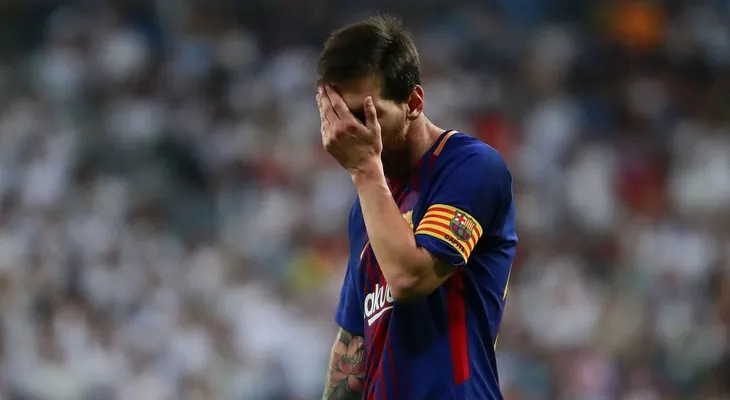 Crisis en el Barcelona: la cuenta de Twitter publicó foto de Lionel Messi y le llovieron las críticas