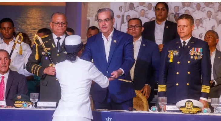 Abinader encabeza graduación LXXIII Promoción de Damas y Caballeros Guardiamarinas