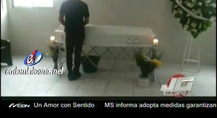 Se negaban a enterrarlo porque estaba vivo  (VIDEO) 
