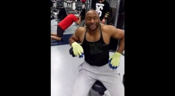 Si quiere tener el abdomen de Stallone empiece por este simple ejercicio (VIDEO)