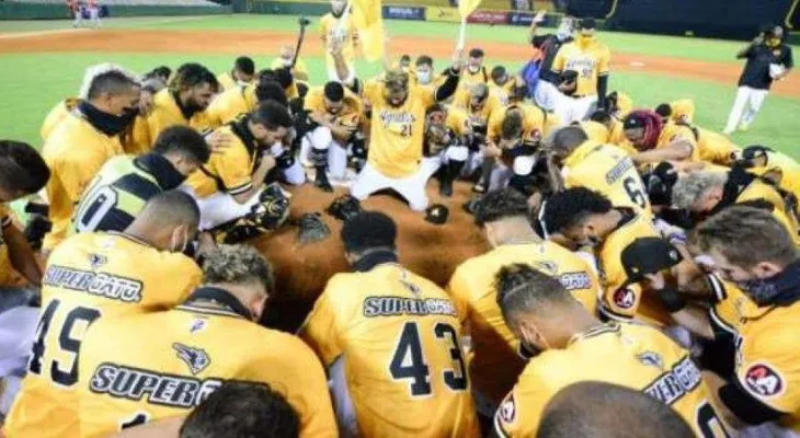 Presidente de las Aguilas y varios jugadores dan positivo al Covid-19