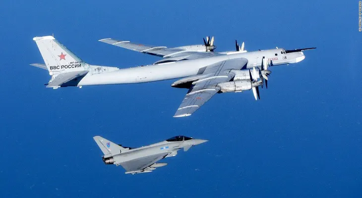 Fuerza Aérea intercepta dos aviones bombarderos rusos en la costa de Alaska