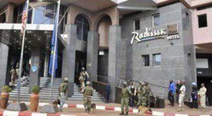 Concluye toma de hotel en Mali con 40 muertos
