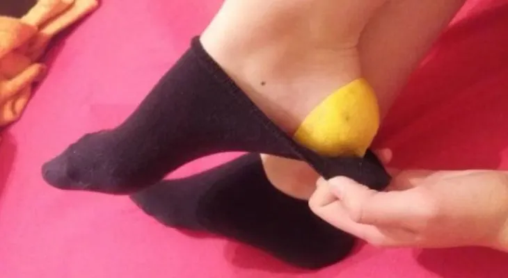 Después de leer esto no volverás a irte a dormir sin una cascara de limón en los pies