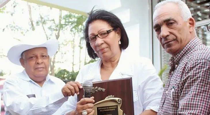 Hombres vestidos como agentes DNCD despojan ganadero de bienes millonarios