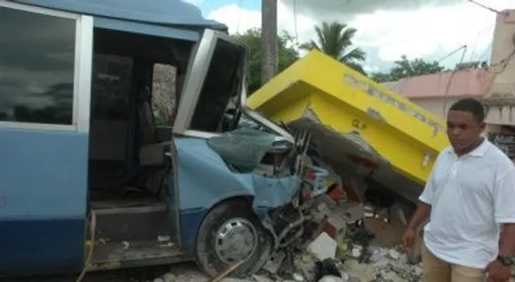 Tres personas muertas y cinco heridas por accidente en San Pedro de Macorís