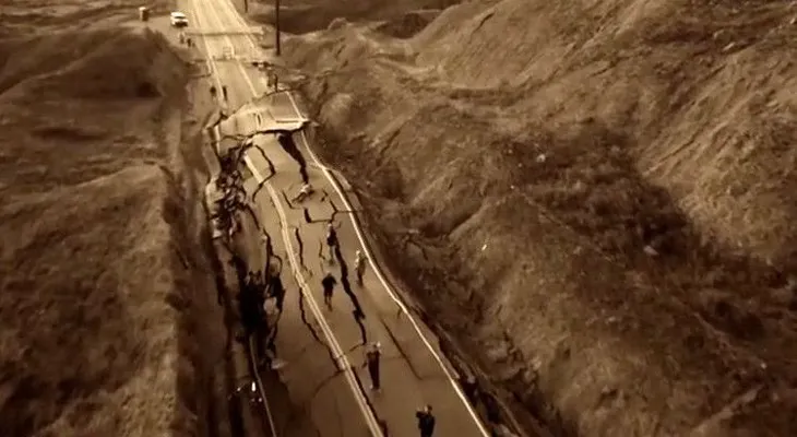 Raro fenómeno geológico destroza una carretera en EE.UU (VIDEO)