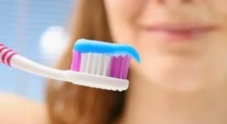 Tu cepillo dental puede tener 10 millones de baterías hasta fecales; guácala