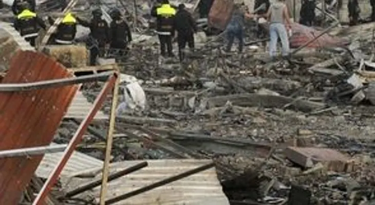 Se eleva a 36 cantidad muertos por explosión en mercado mexicano de pirotecnia