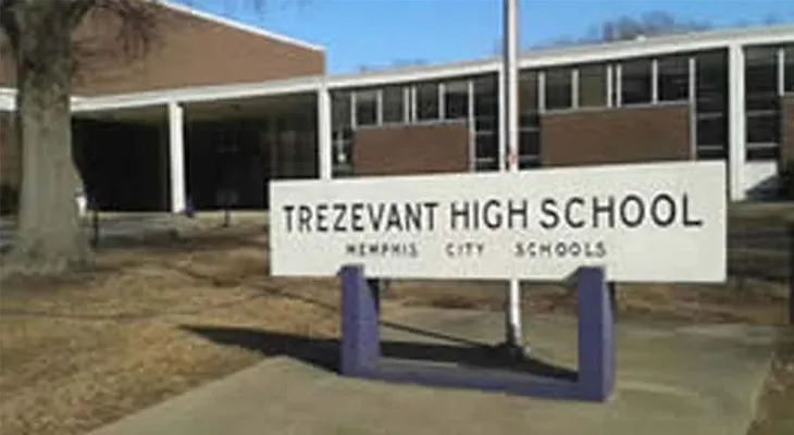 EE.UU.: Cierran un instituto de Memphis al descubrir a un estudiante con un arma