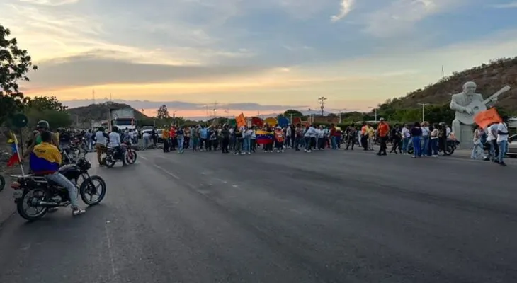 Liberan a exalcalde venezolano tras denuncia de detención por la oposición en medio del diálogo con el chavismo