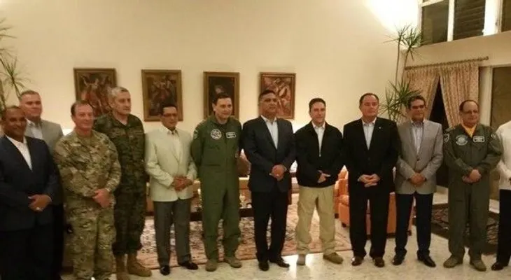 Ministro de Defensa de Chile realiza escala en RD