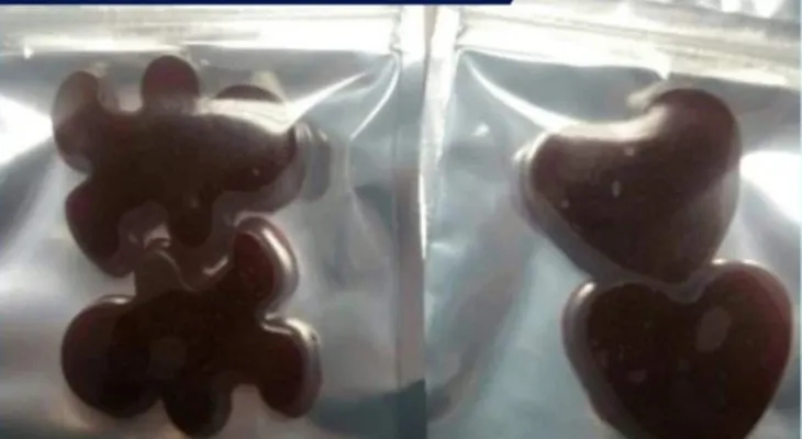 Una madre preparaba dulces de marihuana que su hija luego vendía en la escuela