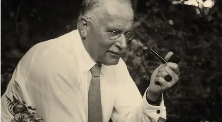 Carl Jung y la soledad interior: el reto de no poder expresarse
