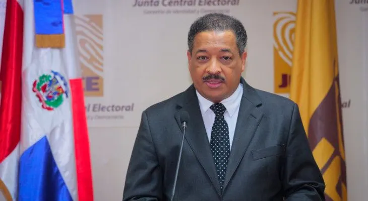 Realizan manifestación de apoyo a JCE por montaje de proceso electoral