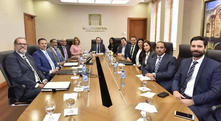 Banco Central y ACOPROVI revisan desempeño sector vivienda en 2018; préstamos crecieron RD$6,800 millones