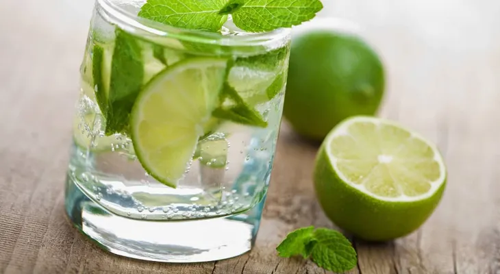 Estas son las 13 ventajas de tomar agua con limón en ayunas, que no te habían dicho