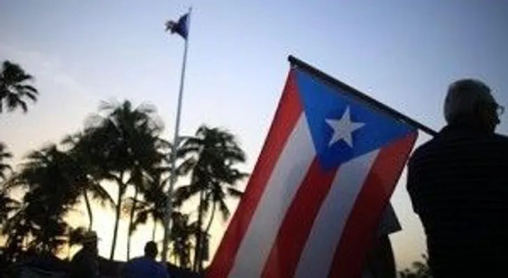 Puerto Rico sin combustible ni electricidad