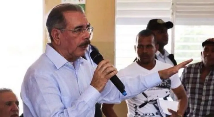 Danilo apoya producción de conejos y cabras en comunidades de Bahoruco