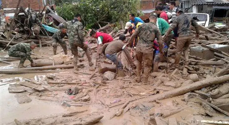 Aumenta a 154 el número de muertos por desbordamientos de ríos en Colombia 