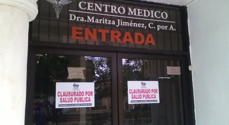 Cierran clínica donde murió joven por cirugía estética