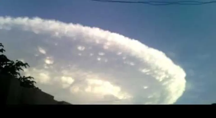 Cartagena aparece cubierta por una nube como la de la película ‘Día de la independencia’