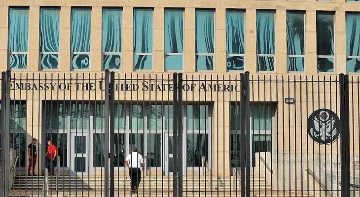 EE.UU. evalúa cerrar embajada en Cuba por ataques acústicos