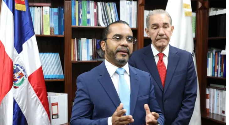 García Fermín juramenta a Jimmy Rosario como rector del ITLA