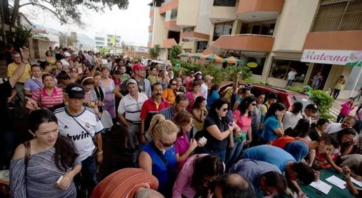 Impulsan referendo contra Maduro