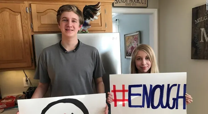 Sobreviviente de Sandy Hook se une a los estudiantes de Parkland para decir ?Ya basta?