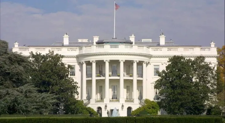 Falta de puestos clave paraliza la agenda política de Donald Trump