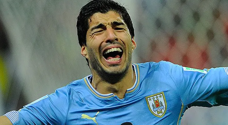 Con dos  goles de Luis Suárez,Uruguay gana  2-1 a  Inglaterra