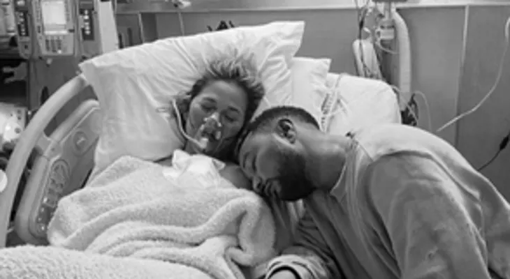 John Legend y Chrissy Teigen pierden al bebé que esperaban