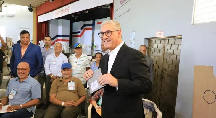 "Las votaciones marchan muy bien", dice Gonzalo Castillo 