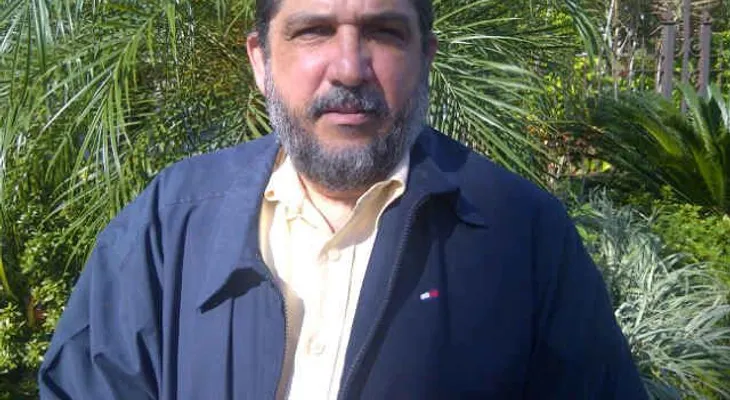 Allanan casa de hijo de Marcos Martínez