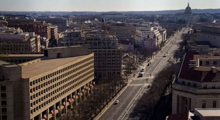 Juez federal bloquea la suspensión del plan para trasladar la sede del FBI a Maryland