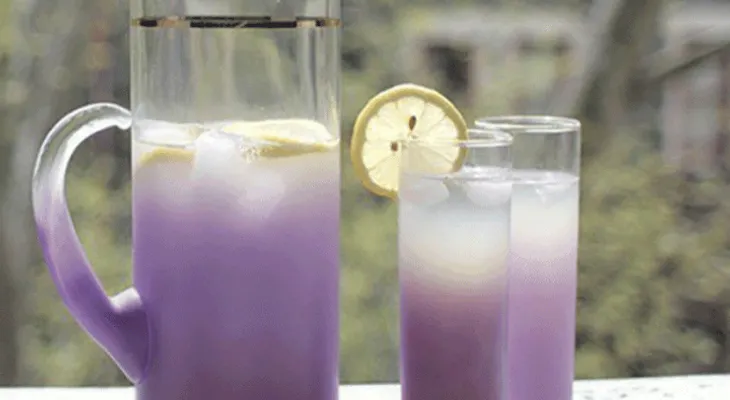 Prueba esta imperdible receta de limonada de lavanda para la ansiedad y el alivio de la cefalea