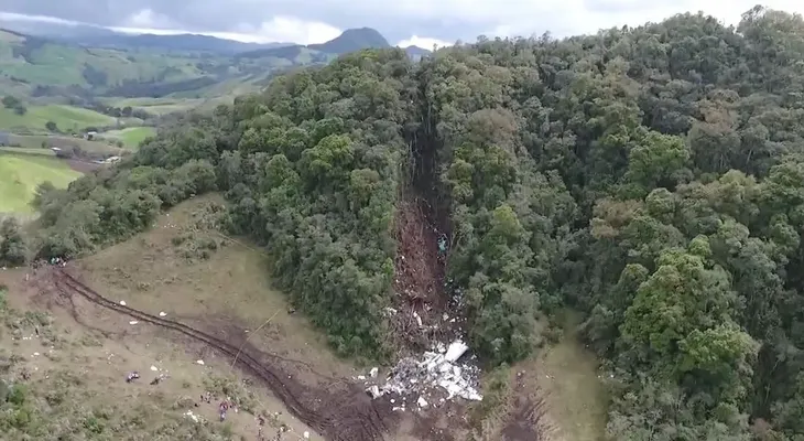 ¿Tenía seguro el avión de Lamia que se estrelló en Colombia? La aseguradora dice que sí, CNN encontró que no