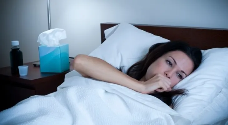 10 formas de frenar la tos por la noche 