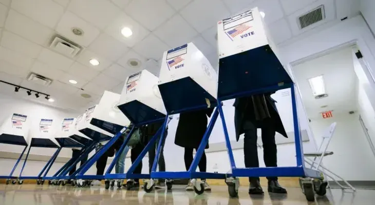 El control de las Cámaras en EE.UU., pendiente tras resultados muy ajustados