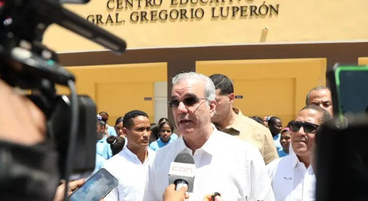 Abinader pide que los allanamientos por el caso SeNaSa sirvan de advertencia a quienes cometan corrupción