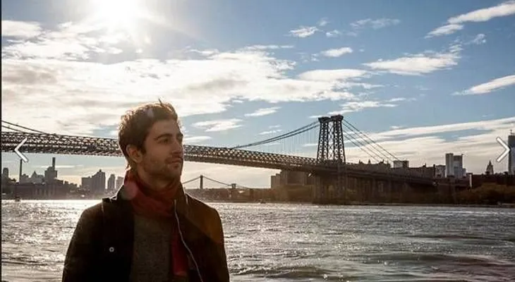 Un actor se ahorca de verdad en una obra de teatro (VIDEO)