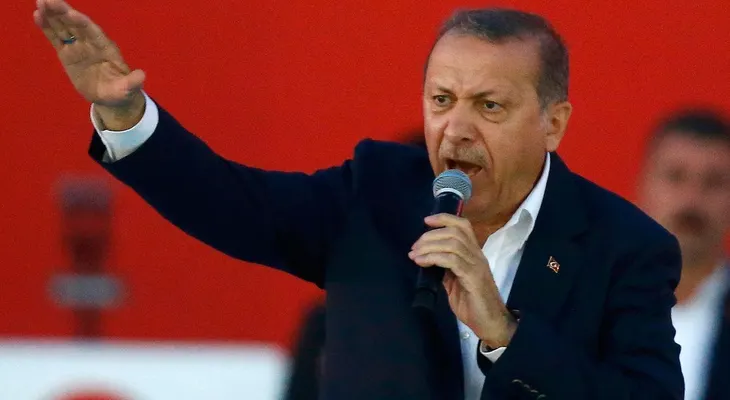Holanda prohibió el aterrizaje del vuelo del ministro turco de Exteriores y desató la furia de Recep Erdogan